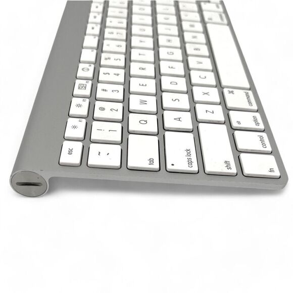 OEM Genuine Apple Magic Wireless Bluetooth Keyboard 3rd Gen A1314 WORKS - Picture 5 of 9